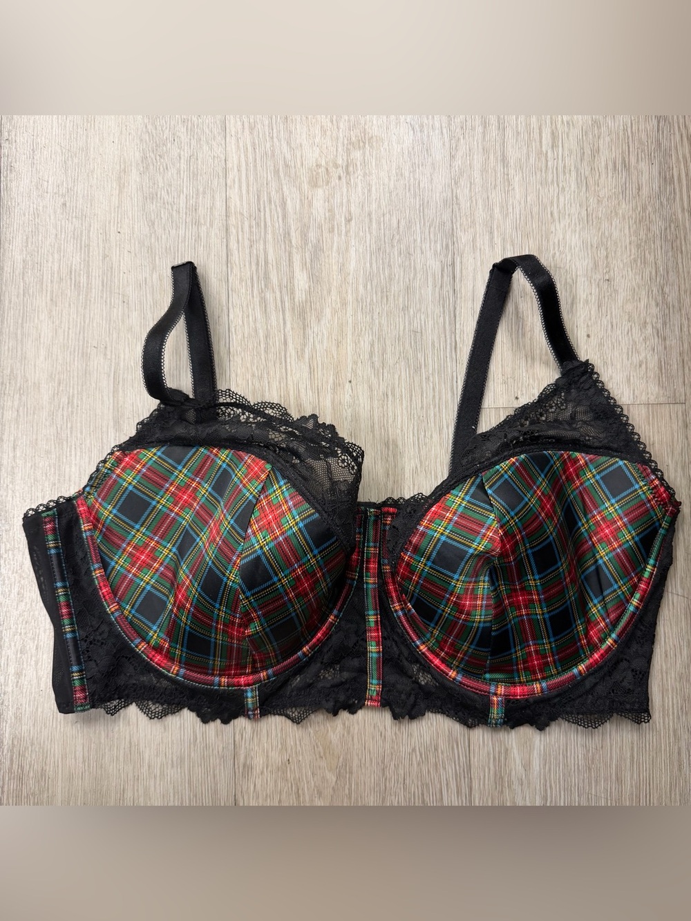 Adore Me Black Lace Plaid Underwire Bra with Red & Green Tartan